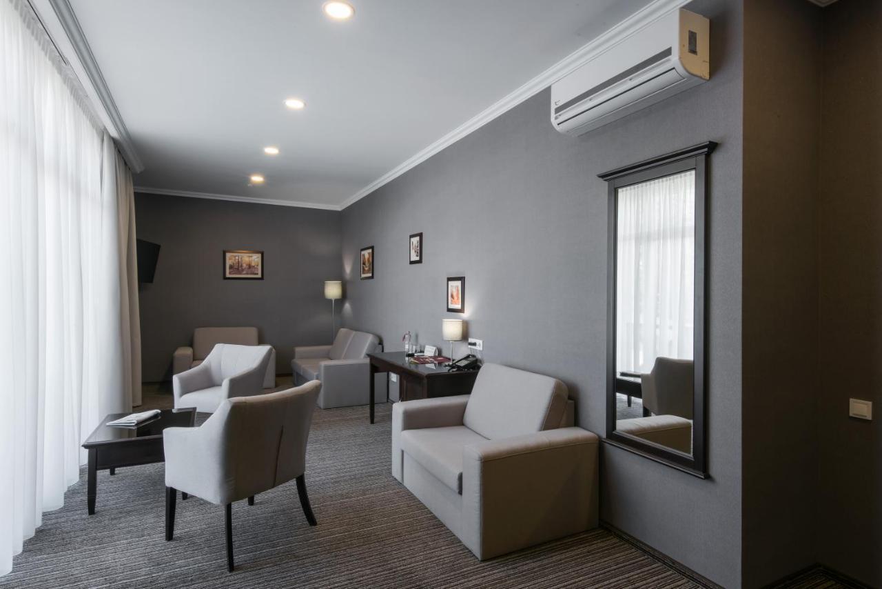 Optima Collection Park Hotel Ivano-Frankivsk Eksteriør billede